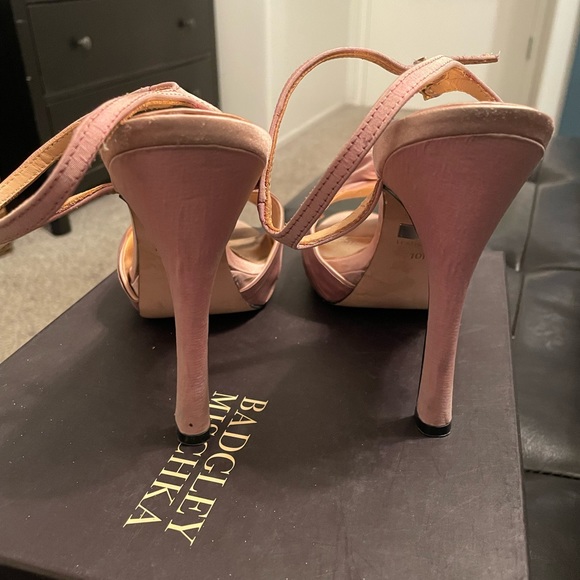 Badgley Mischka “Larissa” Heels in dusty rose - Picture 4 of 7